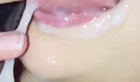 ડિંટ્ડી મફત પોર્ન ચેટ લોશન મજા